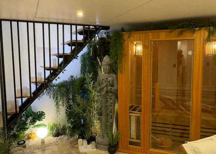 Nuit De Reve : Spa, Sauna, Cinema